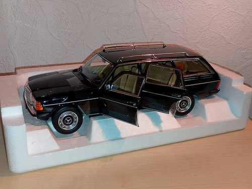 Mercedes benz w123 s123 - 1:18,